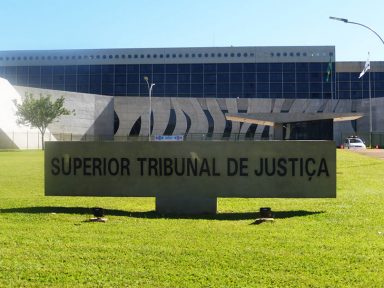 Superior Tribunal vê má-fé e nega 143 pedidos iguais de HC para Lula