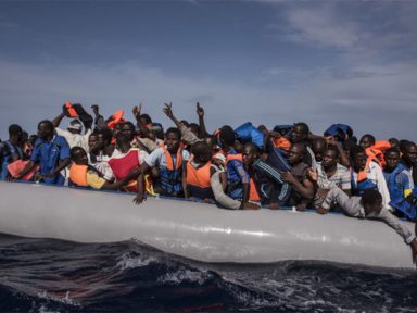 UE reprime resgate de imigrantes e 204 morrem no Mediterrâneo