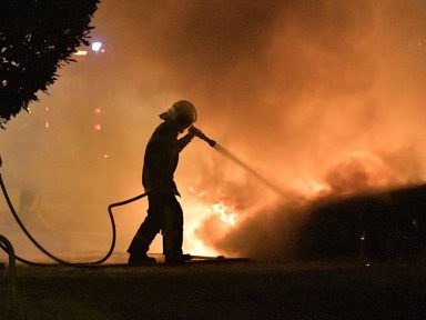 França: revolta eclode em Nantes depois que policial mata filho de imigrantes