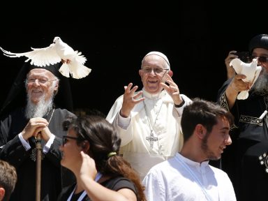 Papa: “Chega de ocupar o Oriente Médio para saciar sede de lucros”