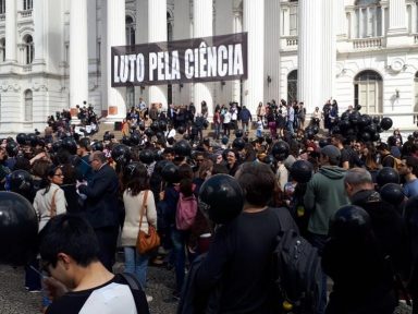 Ciência brasileira está em risco, alerta CNPq