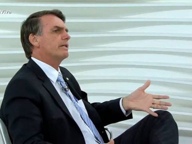 Só faltou Bolsonaro exigir indenização a favor dos portugueses