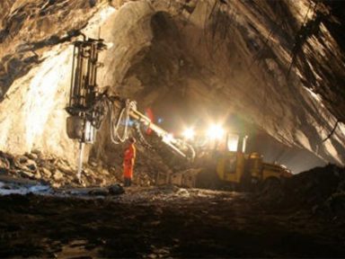 Mineradora quer 12 h de trabalho subterrâneo por dia