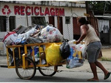 Crise gera maior precarização do trabalho feminino para suprir renda familiar