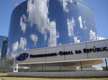 PGR espera prova da Meta para denunciar Bolsonaro por incitação ao golpe