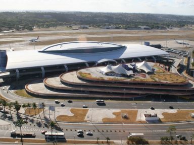 Governo reduz em 50% lance de leilão de aeroportos