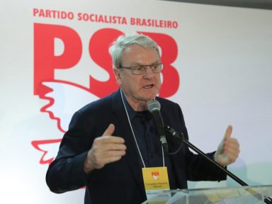 Márcio Lacerda (PSB) mantém candidatura ao governo de MG