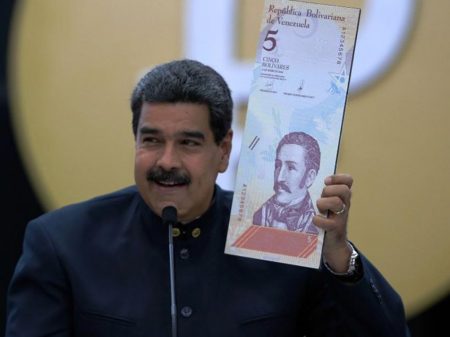 Maduro pensa sustar a hiperinflação cortando cinco zeros da moeda