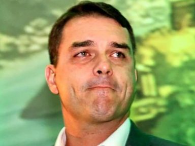 “Furna da Onça” vê transação suspeita de R$ 1,2 milhão de assessor de Flávio Bolsonaro