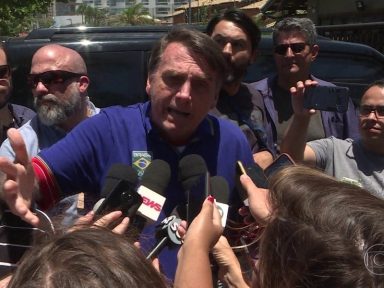 Queiroz recolhia de 9 e depositava para a esposa de Bolsonaro