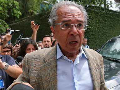 Paulo Guedes anuncia 4 membros do governo Temer na sua equipe