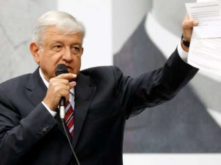 Obrador suspende leilões de Petróleo no México por três anos