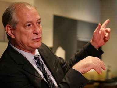 Bolsonaro e sua equipe acham que solução é vender o Brasil, diz Ciro