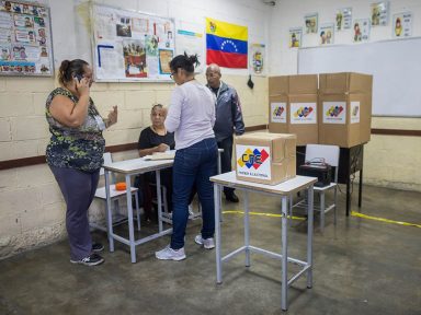 Com apenas 27% de votantes, Venezuela escolhe vereadores