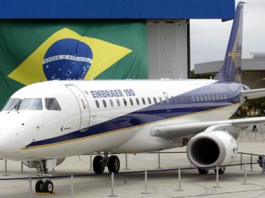 PDT entra com ação na Justiça contra a venda da Embraer para a Boeing