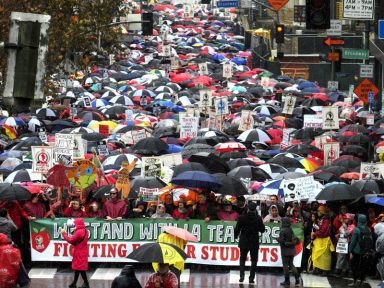 Professores de Los Angeles param contra cortes e privatização das escolas