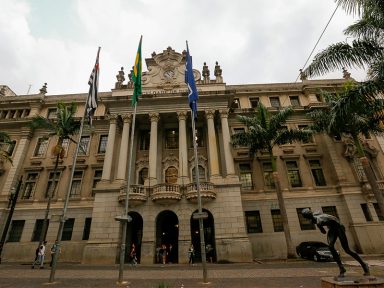 Professores da USP contestam argumentos de Bolsonaro para acabar com Justiça do Trabalho