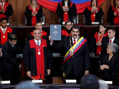 Isolado, Maduro se reempossa na Corte Suprema