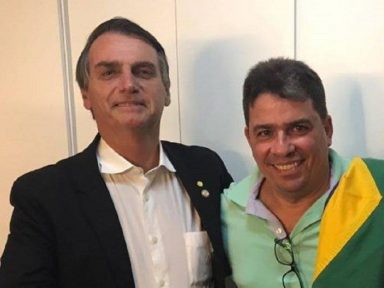 Bolsonaro defende “amigo particular” em cargo da Petrobrás e debocha da imprensa