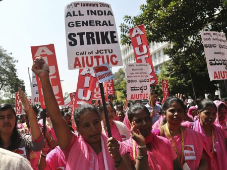 Indianos fazem greve geral por salário, emprego e previdência
