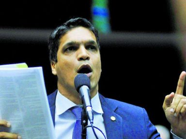 Cabo Daciolo: governo quer “pegar o dinheiro da Previdência e deixar o povo morrer trabalhando”