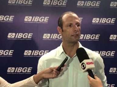 IBGE: serviços registram queda de -0,1% em 2018