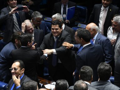 Alcolumbre é presidente do Senado: cumplicidade com o PT arrasa candidatura de Renan