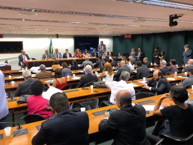 Bloco de oposição na Câmara se une a sindicalistas para barrar reforma da Previdência