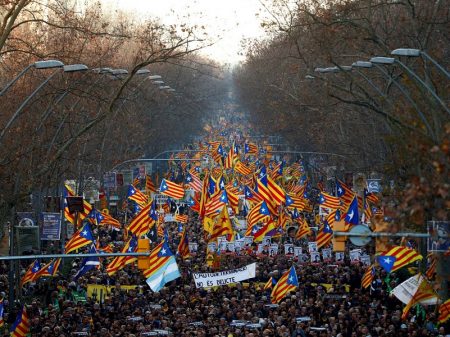 Catalães pedem liberdade para presos políticos