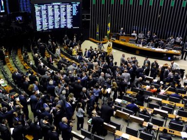 Bolsonaro sofre a primeira derrota na Câmara. Cai decreto que autorizava 2º escalão a ocultar documentos