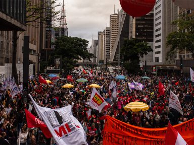 Milhares na Paulista contra ataque à Previdência