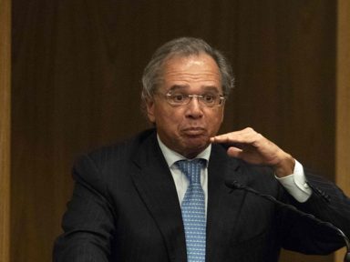 Governo tira 5,8 bi da Educação e 5,1 bi da Defesa