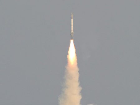 Índia testa com êxito míssil antissatélite e aumenta dissuasão