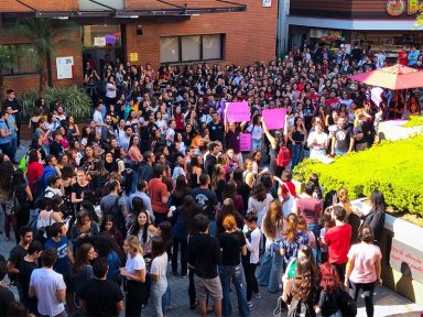 Bolsonaro desiste de visita ao Mackenzie após protesto de estudantes