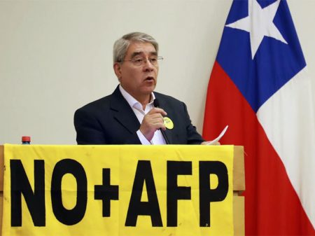 “Previdência privatizada gera superlucros a bancos e miséria aos aposentados chilenos”