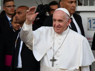 Papa: migração se resolve com justiça social, não com muros
