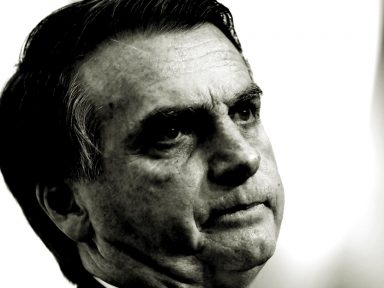 Bolsonaro diz que Educação recebe dinheiro demais no Brasil