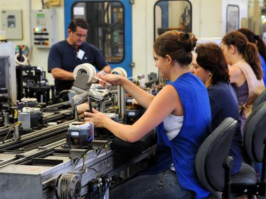 Aumento da idade mínima para aposentadoria das mulheres é rejeitada por 65% dos brasileiros