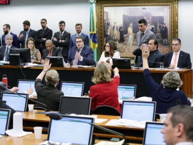 Partidos vão à Justiça contra o sigilo da reforma da Previdência