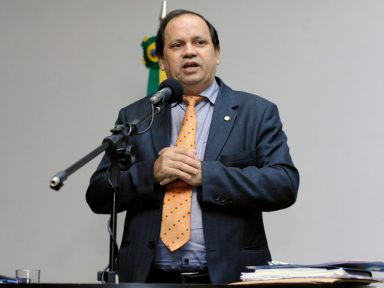 Vice-líder do SD questiona aumento da idade mínima e desconstitucionalização da Previdência