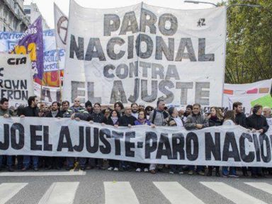Argentinos fazem greve geral contra devastação macrista