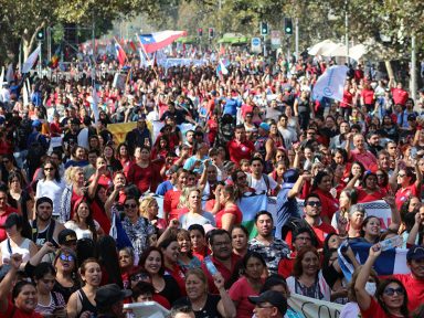 Chilenos nas ruas em defesa do salário, do emprego e contra o assalto às aposentadorias