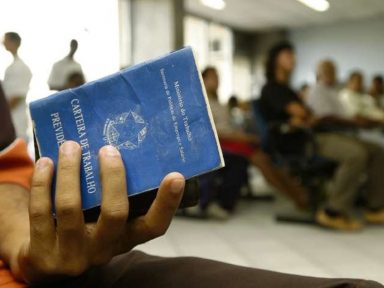 Brasil perde 43 mil vagas de trabalho formal