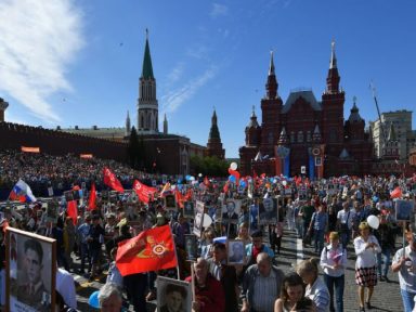 Milhões na Rússia e outros países celebram a derrota do nazismo