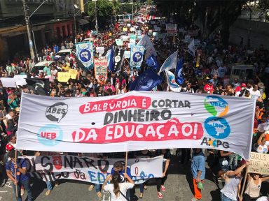 Governo corta mais 348 milhões da Educação