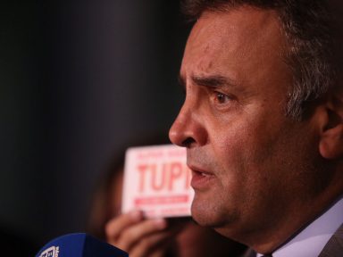 Juiz determina o bloqueio de R$ 128 milhões de Aécio