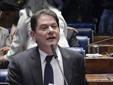 Cid: “o problema não é Weintraub, é Bolsonaro, que escolhe figuras ridículas”