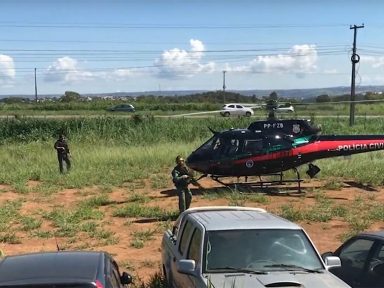 Tio da mulher de Bolsonaro é preso por participar de milícia