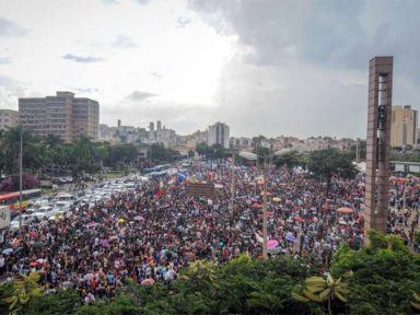 Mais de um milhão nas ruas de todo o país contra o bloqueio da Educação; veja imagens: