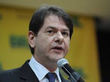 “A CPI da Covid já devia ter sido instalada. Ela é urgente”, disse o senador Cid Gomes